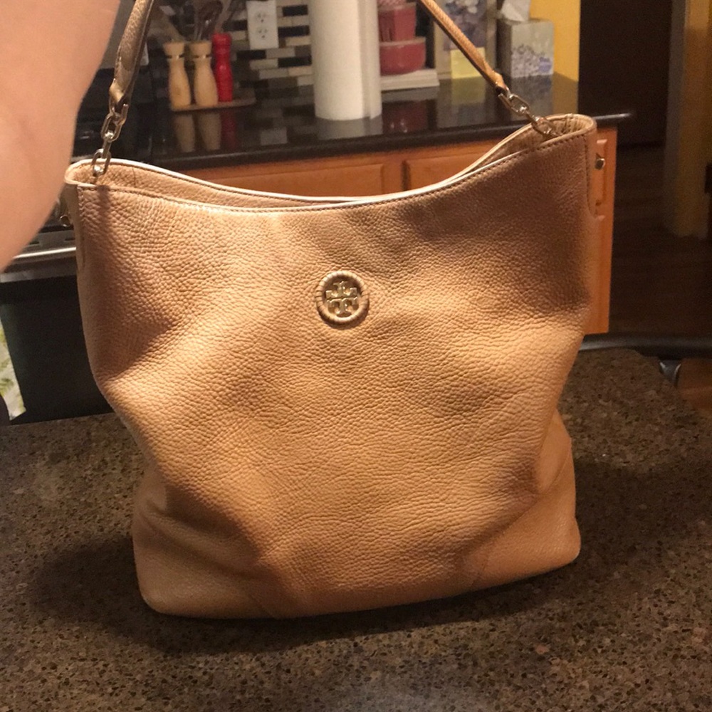 Tory burch pebble leather shoulder bag